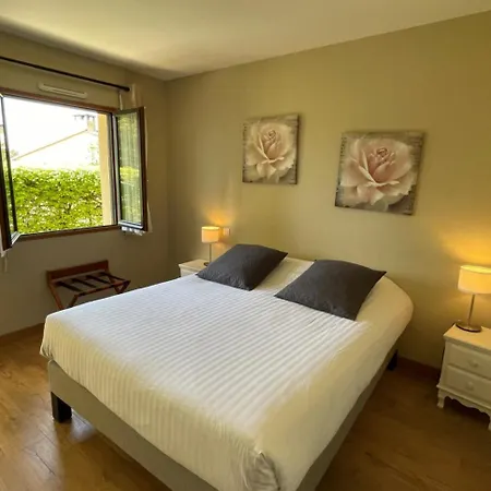 Le Mas Del Pechs Hotel